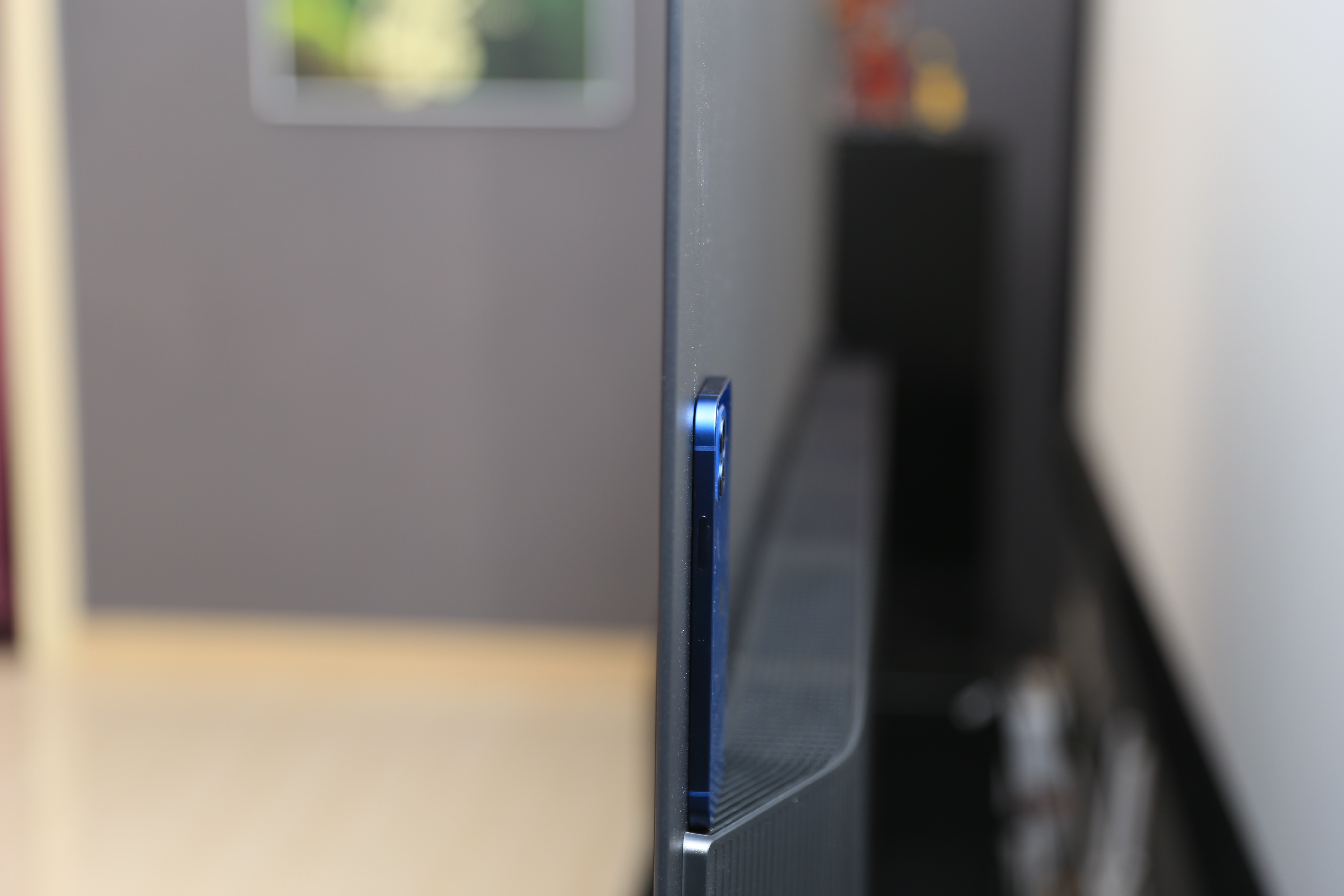 小米oled77寸,小米6oled和至尊版哪个好