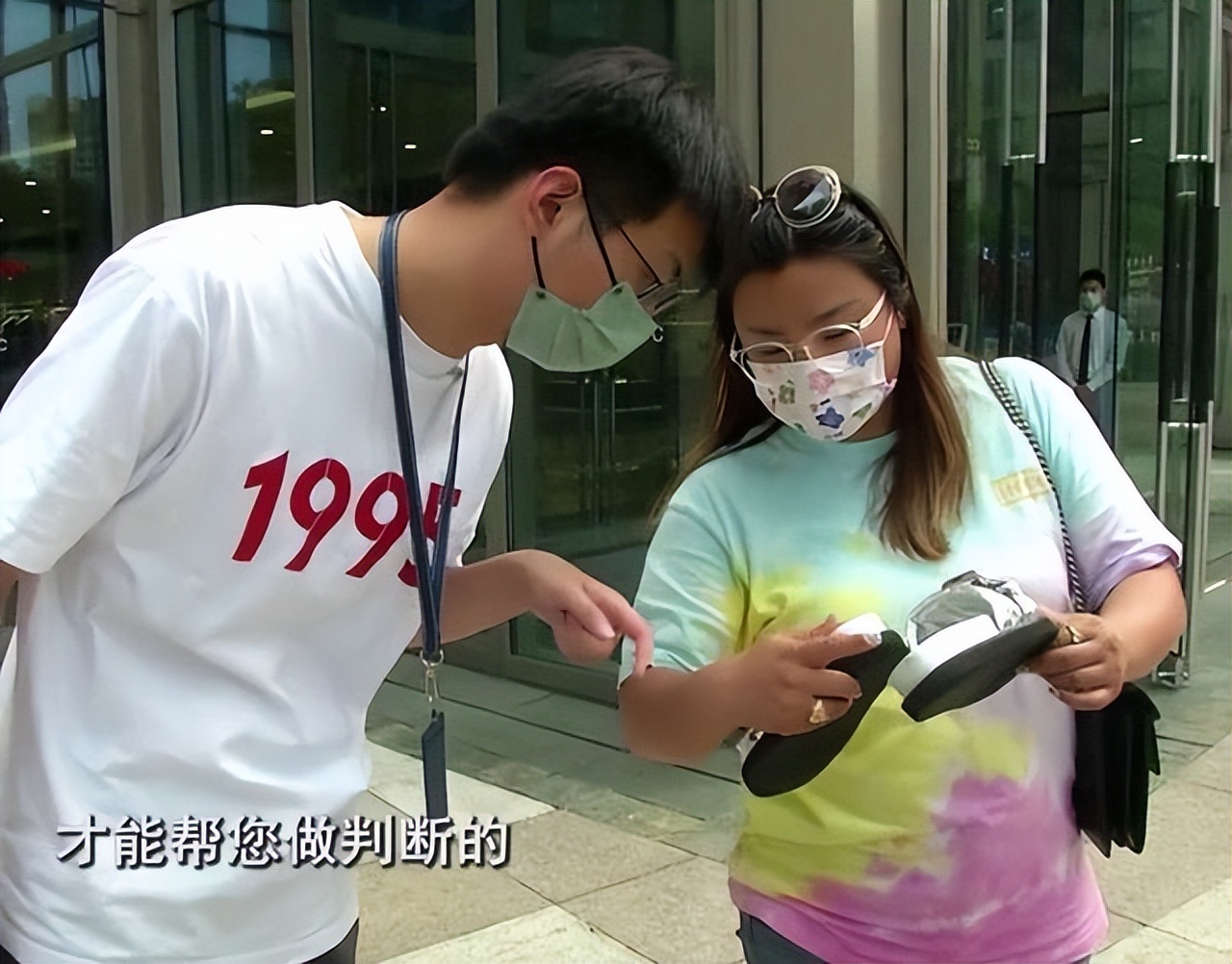 女士买LV拖鞋穿一周掉色,女子8000多买lv拖鞋穿一周掉色