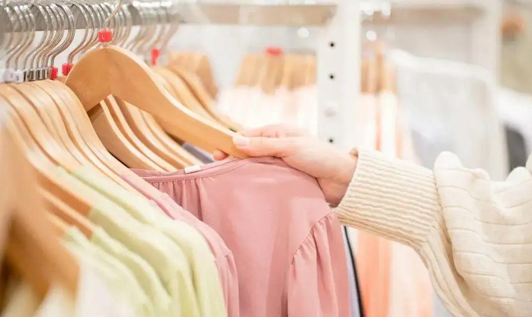 央视曝光致癌衣服,央视曝光夺命衣服致癌物超标