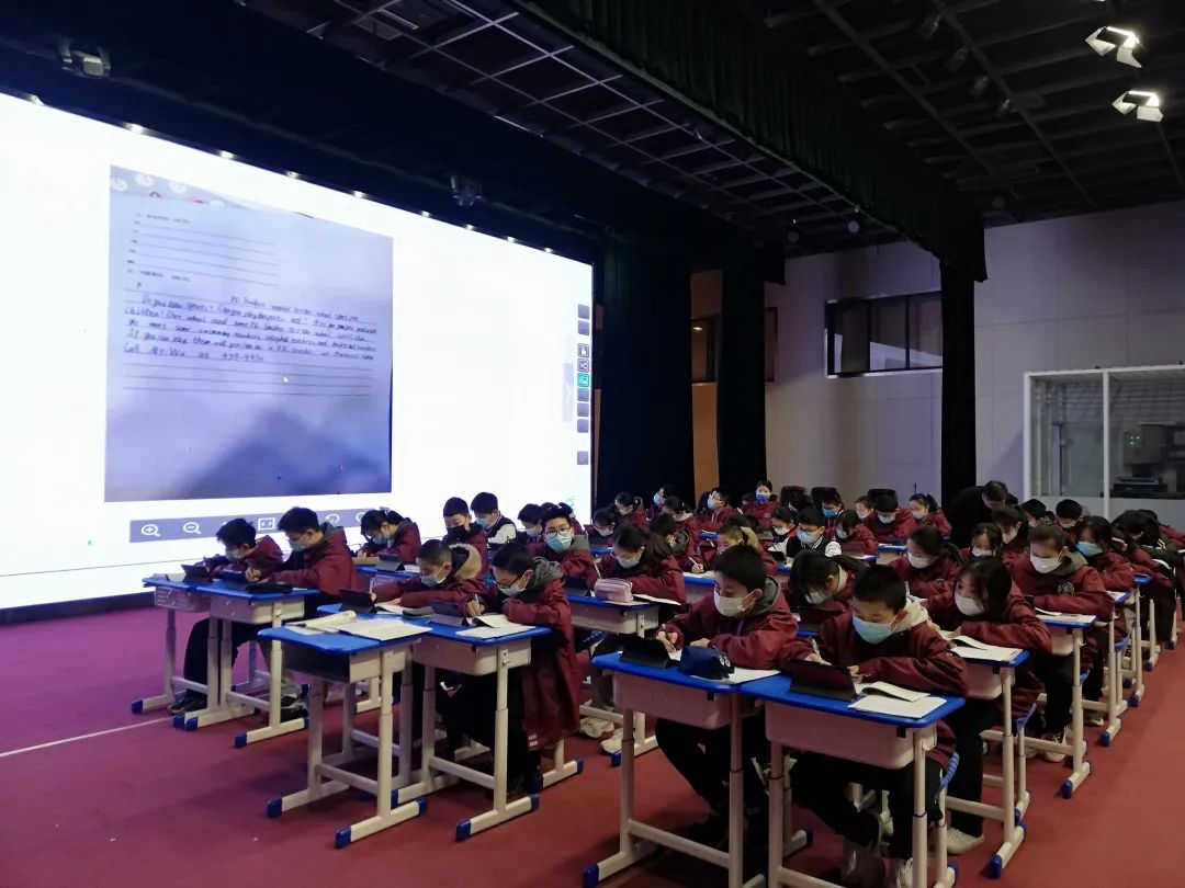 郑州第四十七中学智慧课堂,学校开展教学开放日