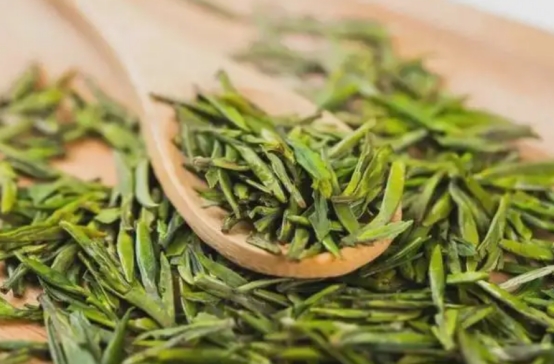 喝什么茶比较好红茶绿茶白茶,夏季喝什么茶绿茶红茶好