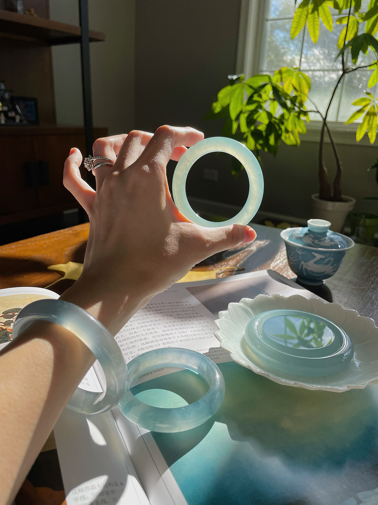 翡翠直播价格怎么这么便宜,翡翠直播间的低价货靠谱吗