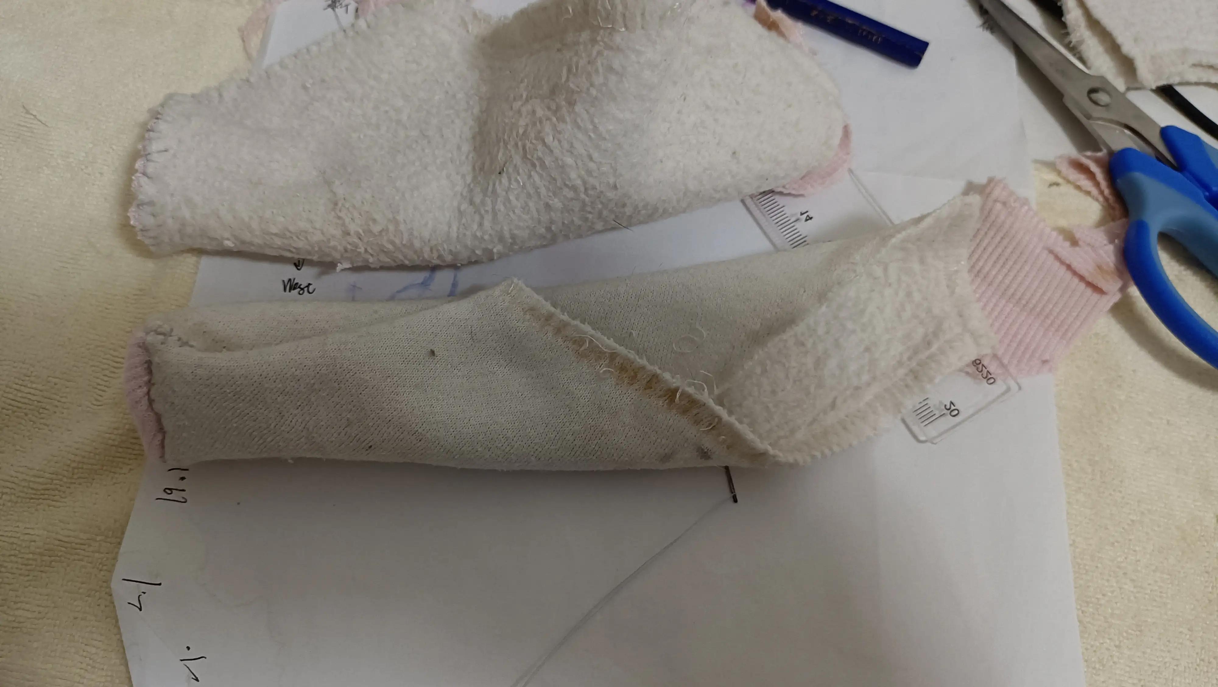 自制狗狗防尘袜子视频,自制狗狗袜子的做法