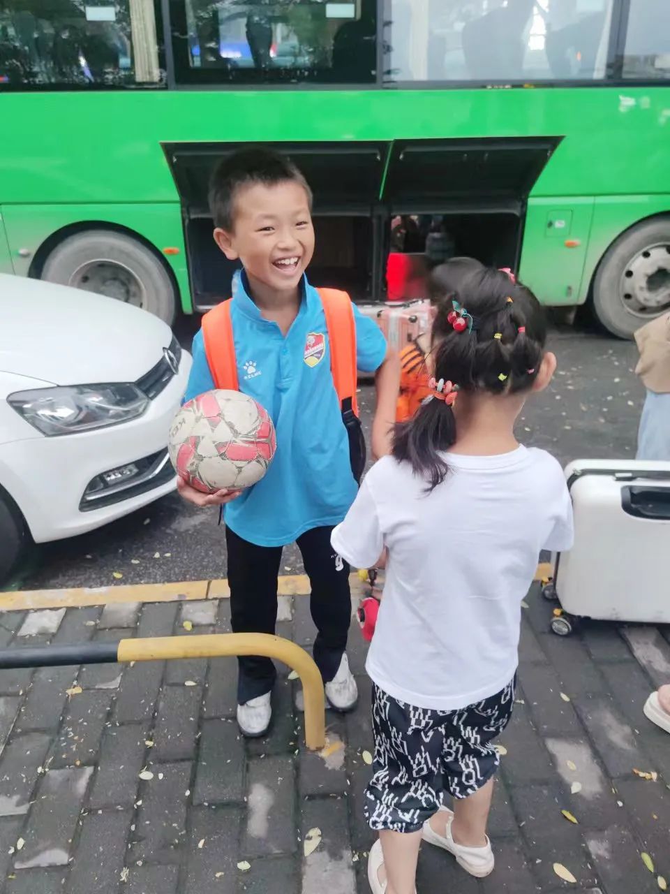 孩子独自出去旅游好吗,孩子单独出远门不放心