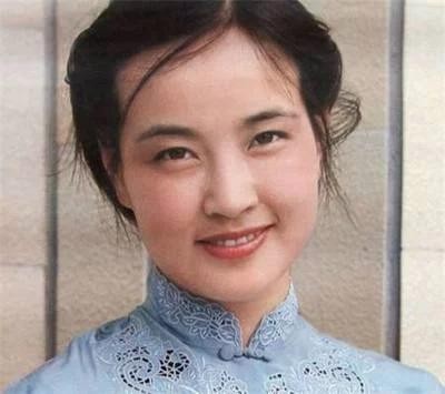 如今65岁的刘晓庆生活依然潇洒,65岁的刘晓庆回老家