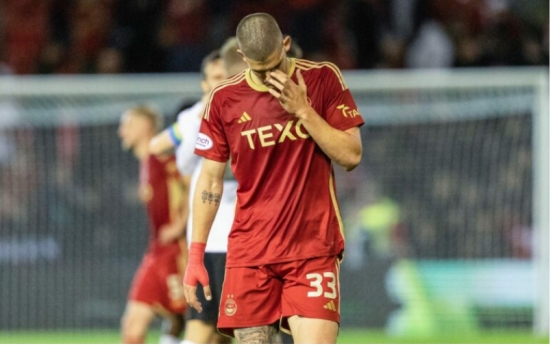 巴里·罗布森的球队在欧罗巴协会联赛的小组中占有一席之地