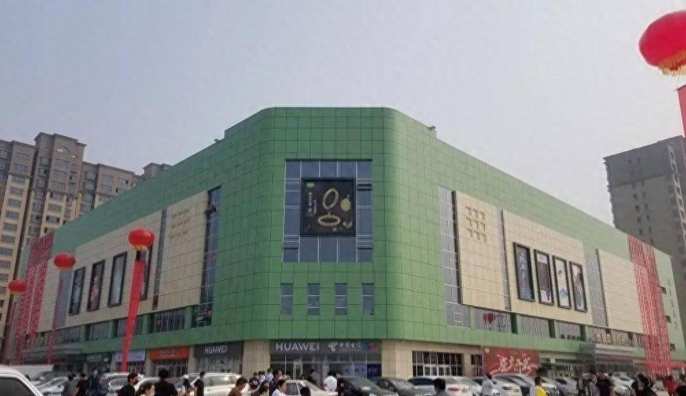 干尽傻事，却年入200亿！河北最“变态”超市，胖东来都服气
