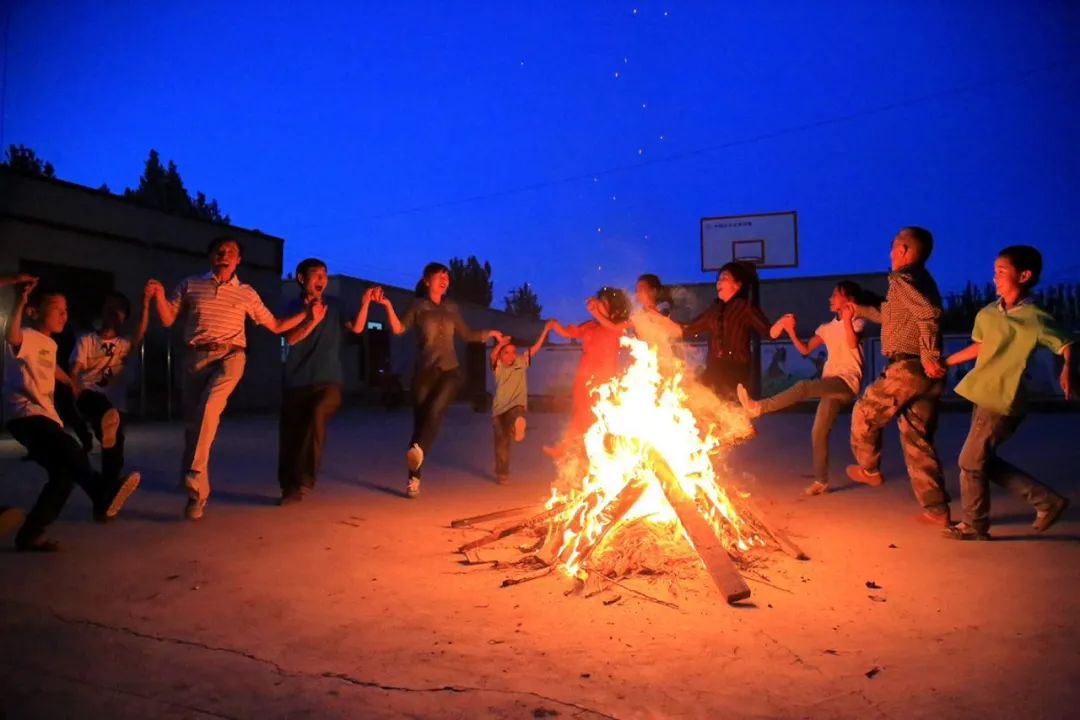 值得去的团建拓展推荐,团建最火的十个优雅项目