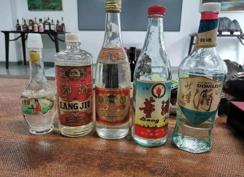 为什么网上卖的酒比较便宜,在网上买酒好还是实体店买比较好