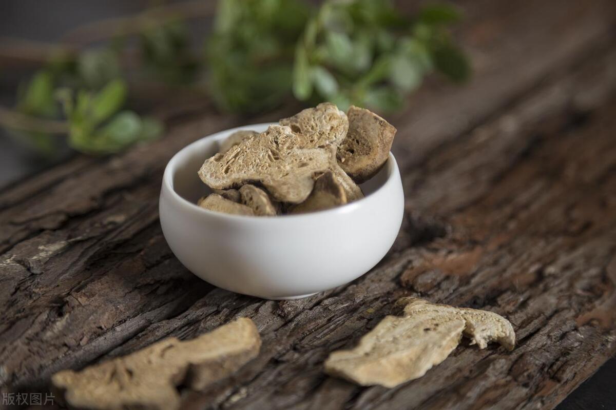 阴囊潮湿，宗筋无力，我另辟蹊径，以清代补，力拨千斤