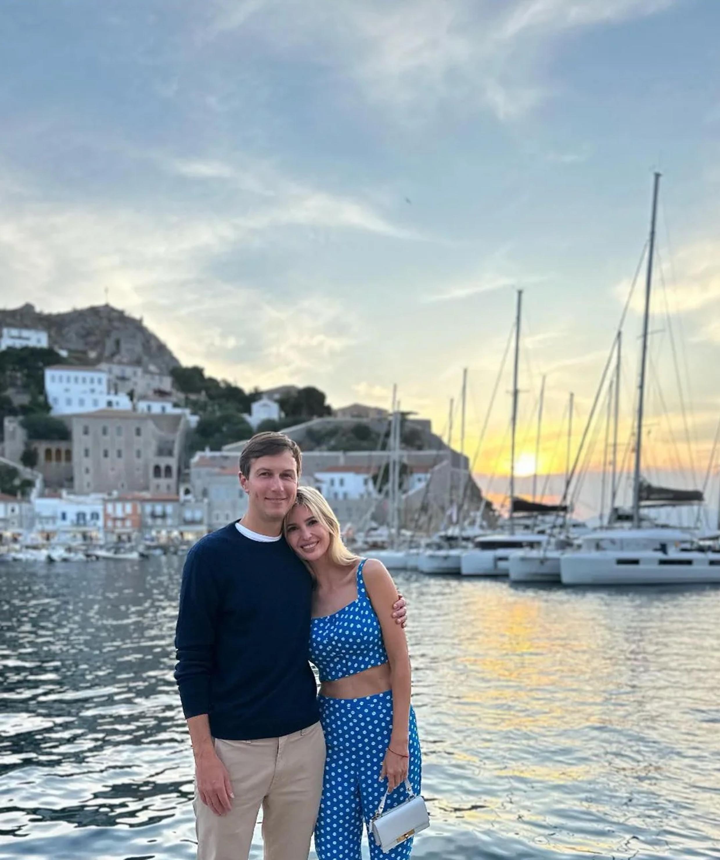 39岁伊万卡素颜出镜给美国人打气,40岁伊万卡惊艳捷克城堡