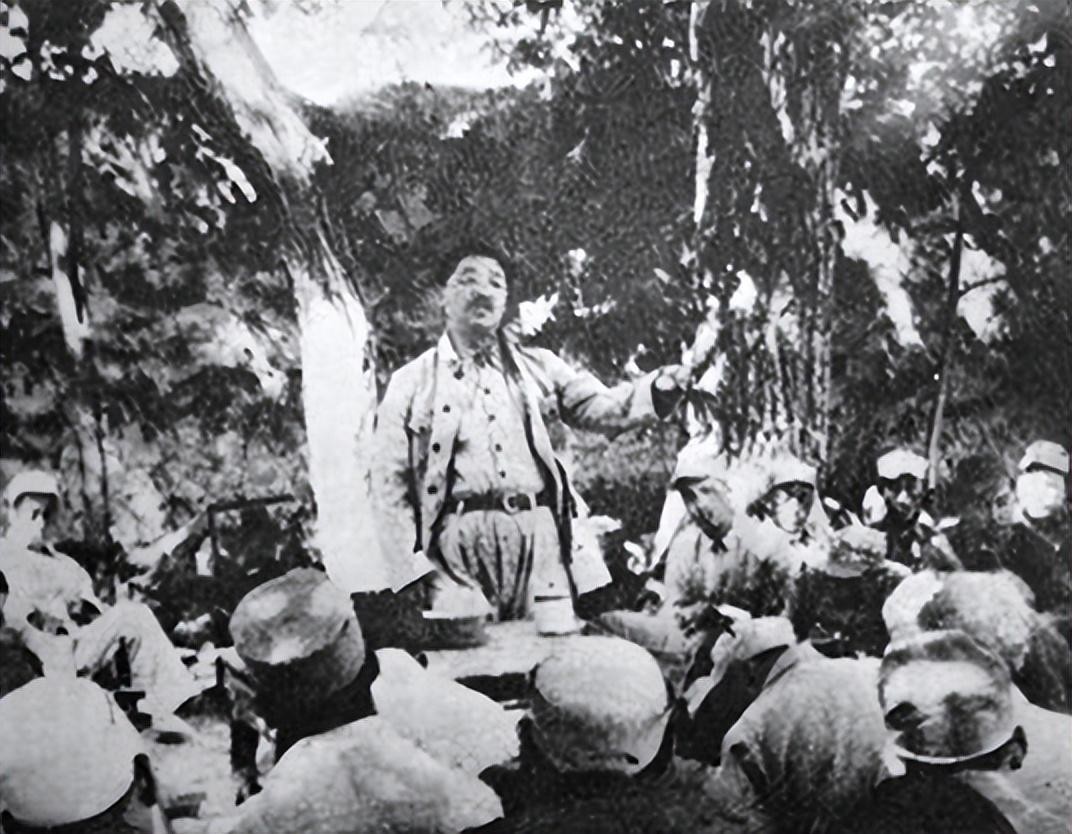 1955年毛主席审阅元帅名单，看到贺龙名字时笑道：他可是个好配角