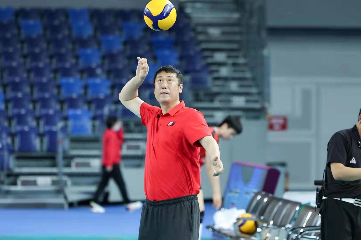 北京女排教练刘晓彤,北京女排领队刘晓彤