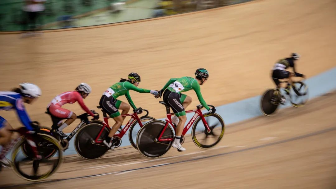 摄影富士gfx100s,富士拍体育的镜头