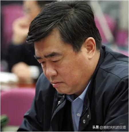 从造神到自毁，足协这活不是人当的，用阎世铎爱情小诗送别陈戌源