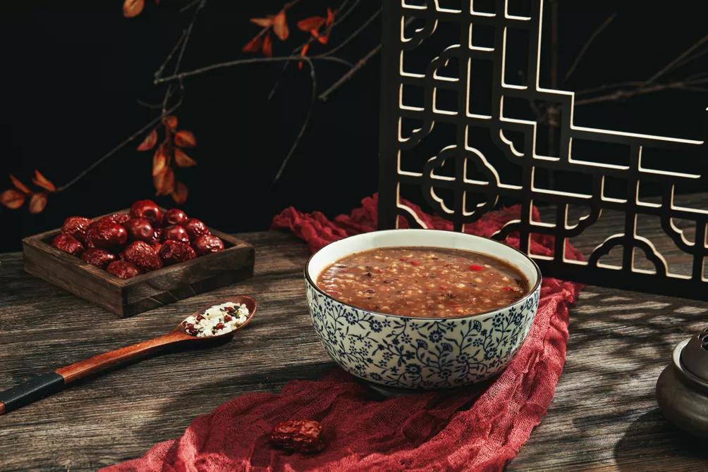 春节古诗词100首经典,10首春节诗词领略传统中国年