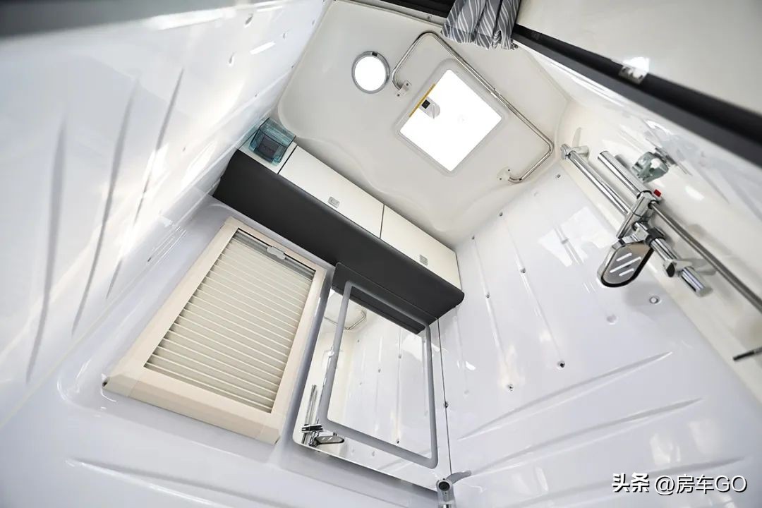 蓝牌c本房车内尺寸一般多少,蓝牌c照就能开的大号房车