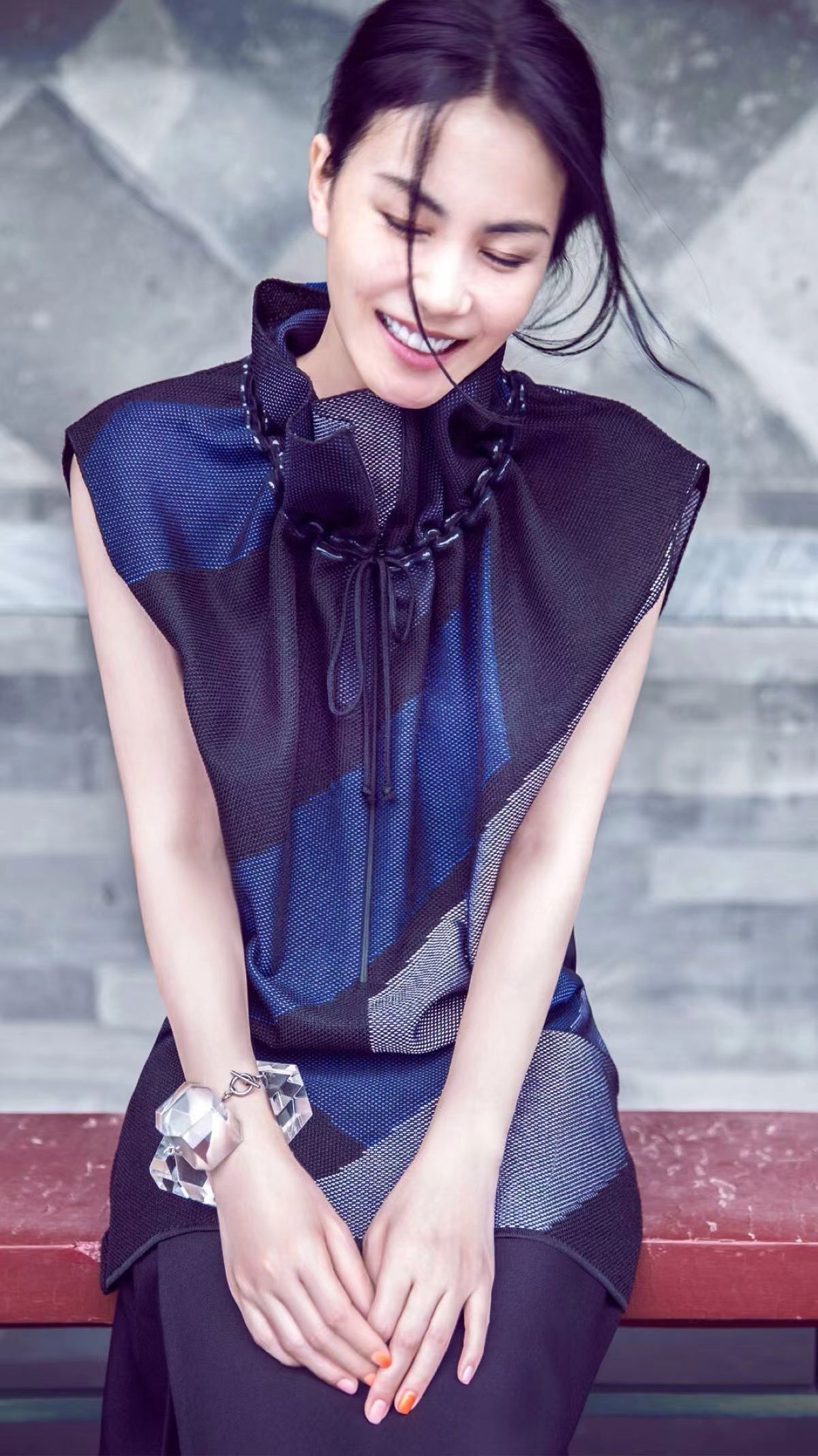 王菲和谢霆锋张柏芝的情史,李亚鹏与王菲现在的情史