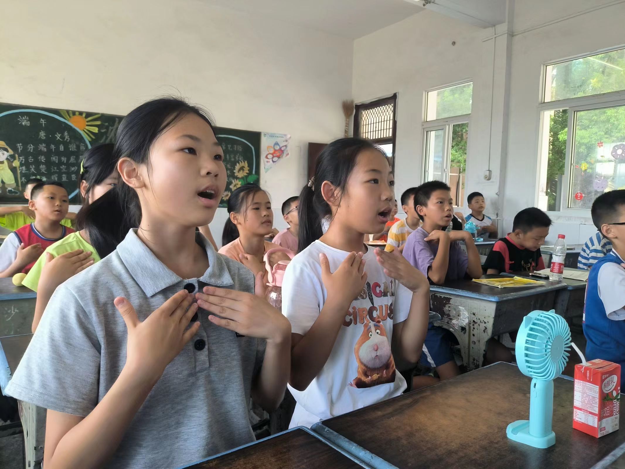 支教队走进留守儿童,走进乡村支教