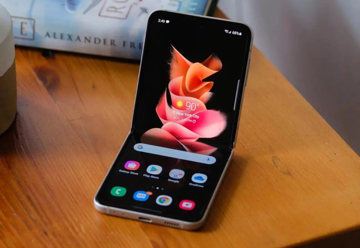 从7999元跌至4134元，IPX8防水+120赫兹，折叠屏旗舰售价更亲民了