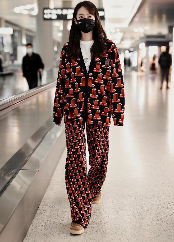 张小斐穿衣品味真不俗,张小斐晒生日视频