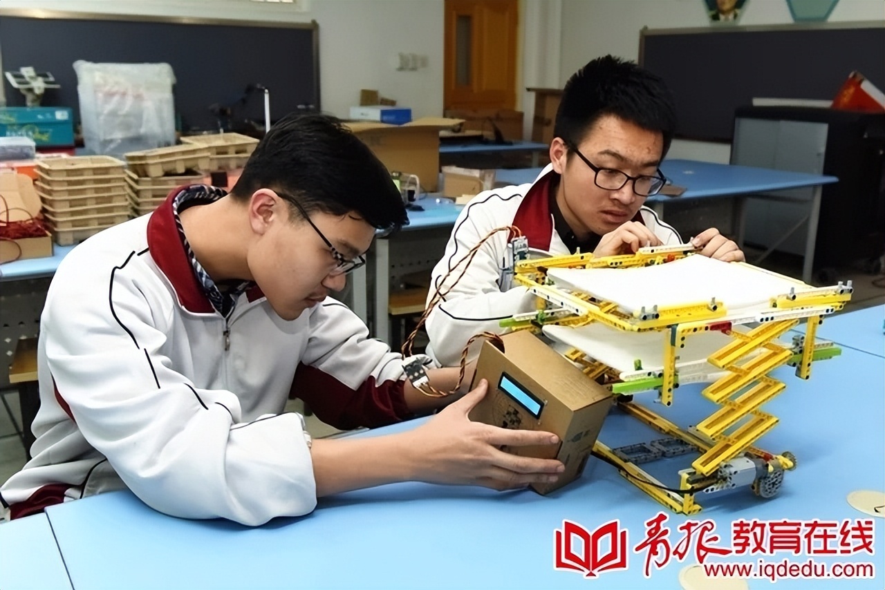 青岛十七中:美术理工双优发展,特色办学助学生多元成长