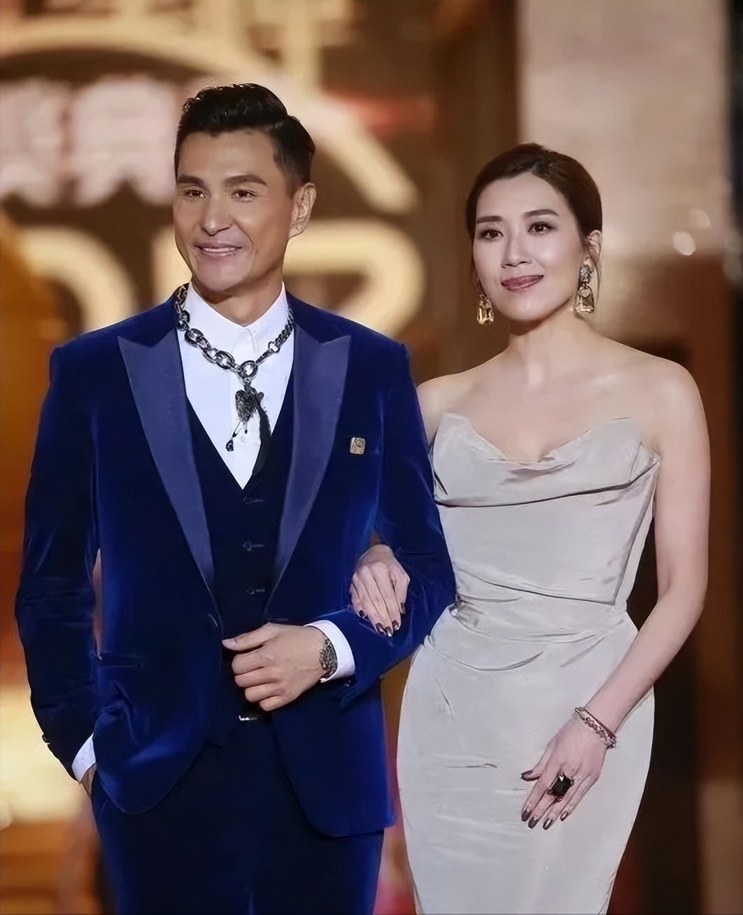 tvb花旦黄智雯婚后首现身,tvb黄智雯电视剧