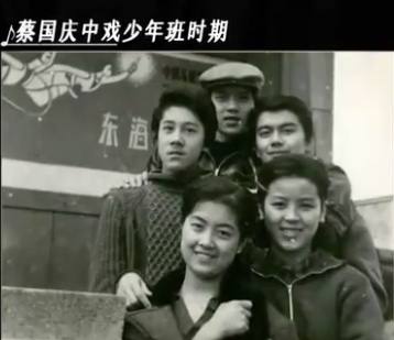 不婚、接廉价商演、走穴…一首歌唱一辈子的老牌歌星，现状各不同