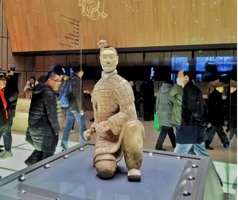 兵马俑中最诡异的一张脸还是活的,兵马俑里最神秘的一张脸