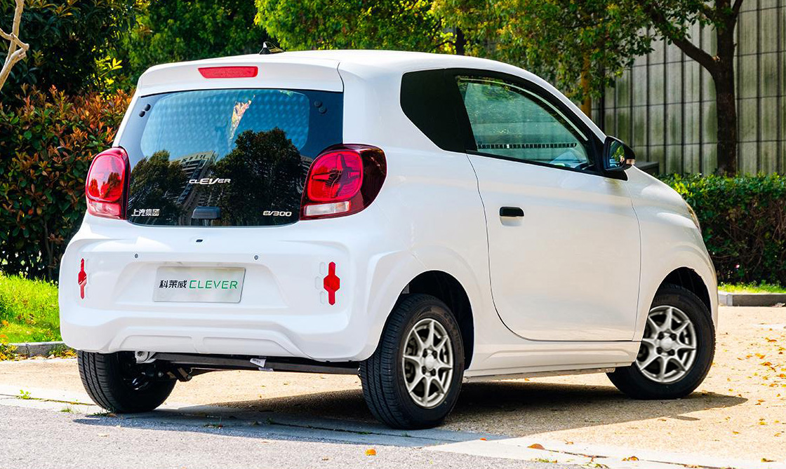 最新款的荣威三厢轿车,荣威首款国际化自主中高档轿车