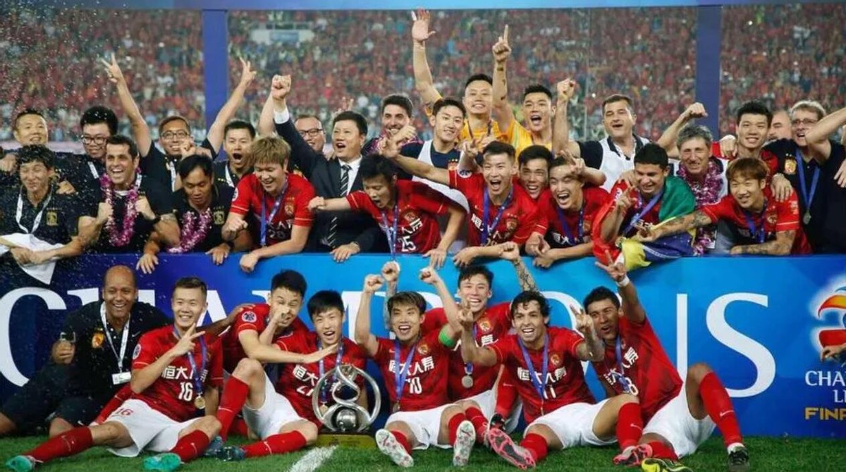 恒大打破中超纪录,恒大2017年辉煌时刻