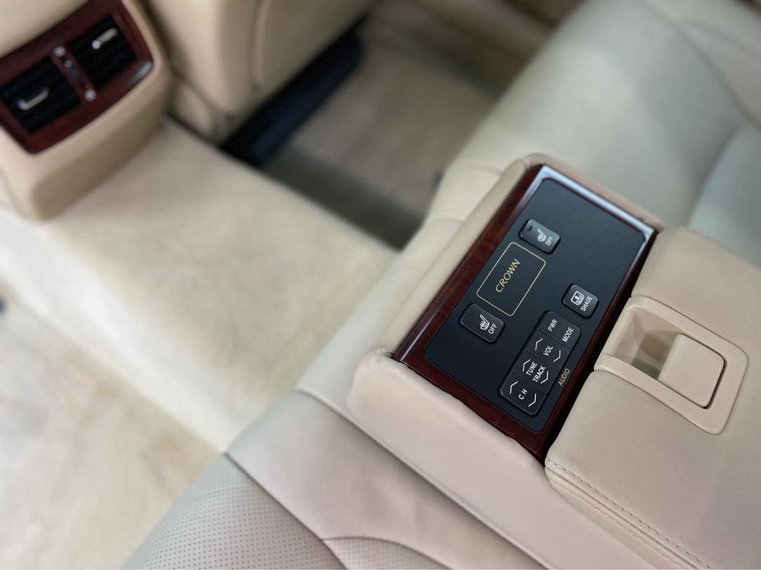 皇冠3.0经典老车翻新复活视频,丰田皇冠13代翻新