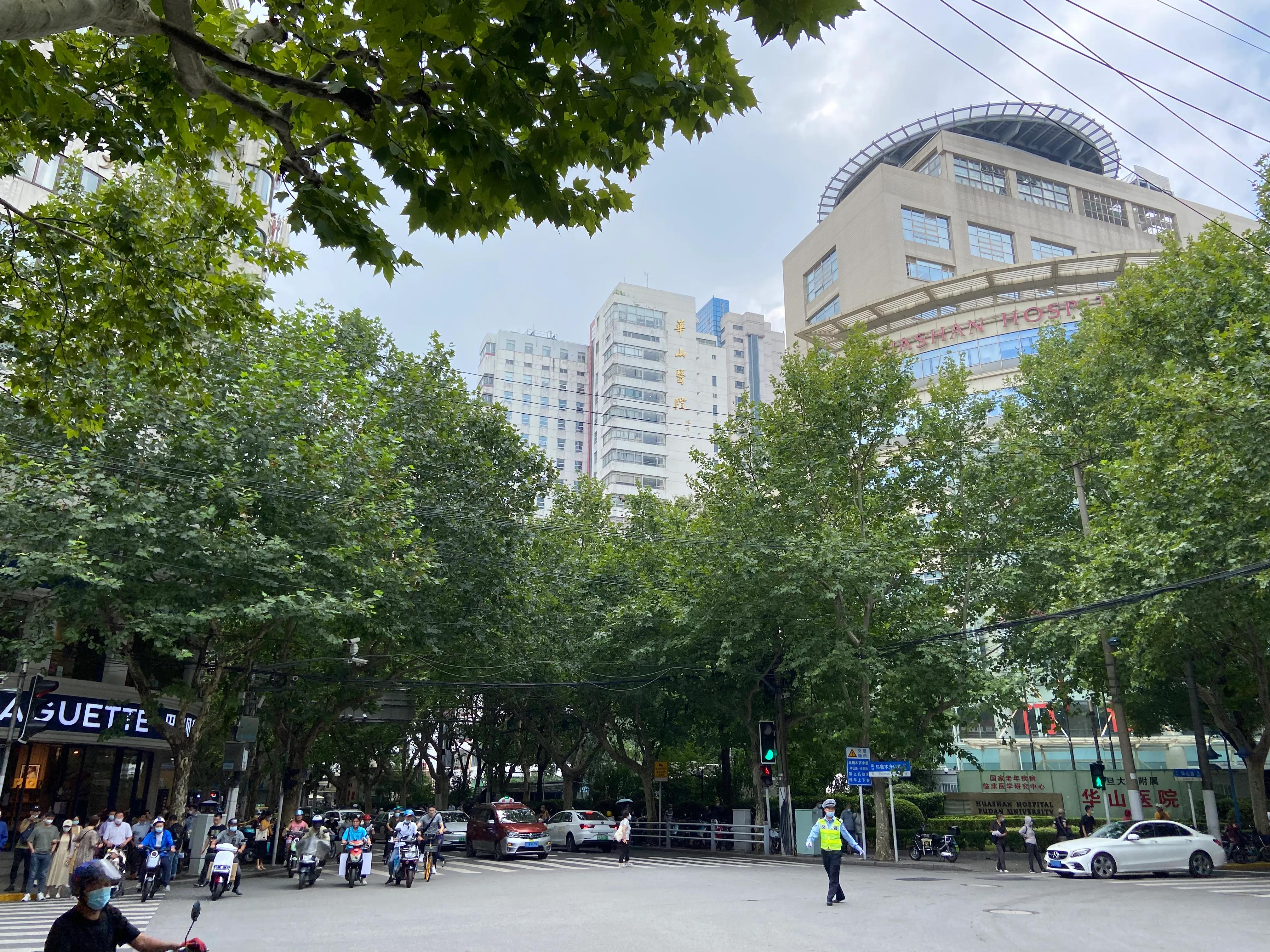 后疫时代的乌鲁木齐中路，人生海海，生活一半烟火，一半释然