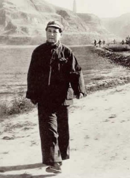 1952年毛主席视察山东，得知黄祖炎墓地所在，主席：我要去看看他