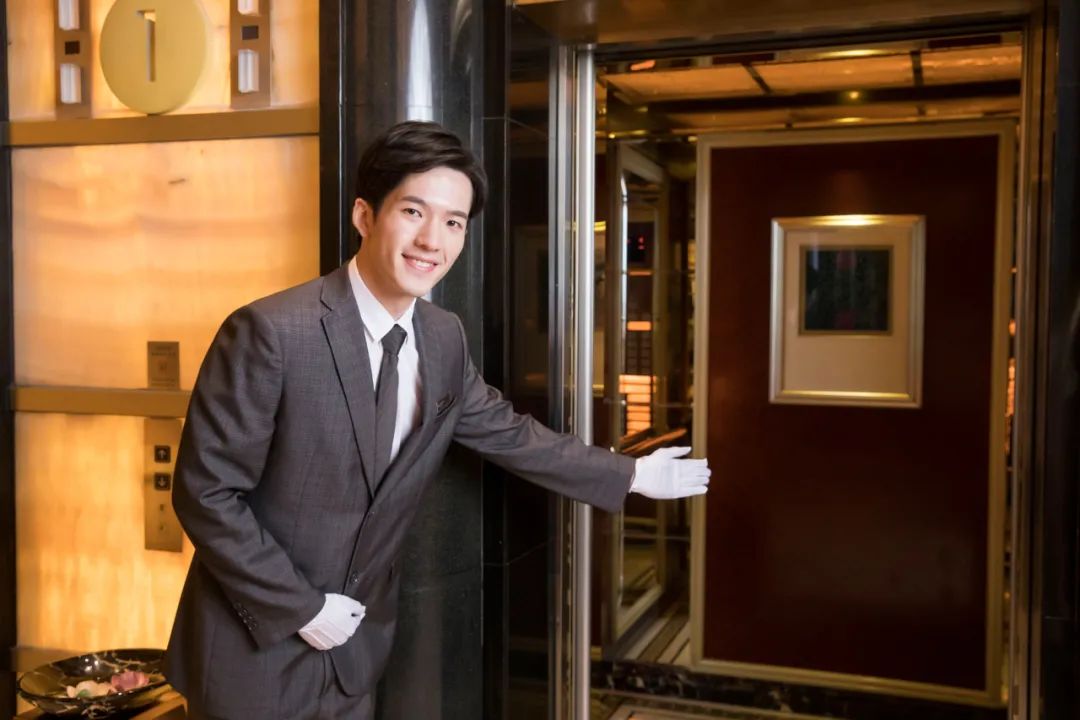 5星酒店能享受的服务,酒店服务员服务流程及细节