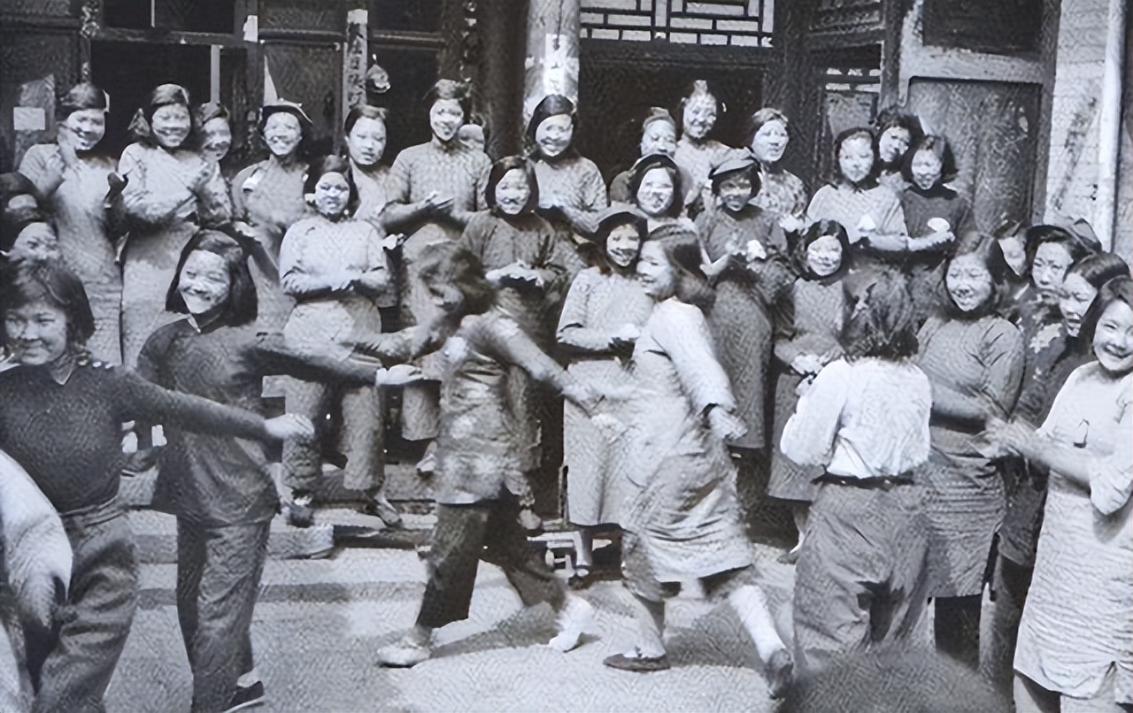 把*女妓**送到战场去蹚地雷？新中国成立后，上海10万*女妓**都去哪了？