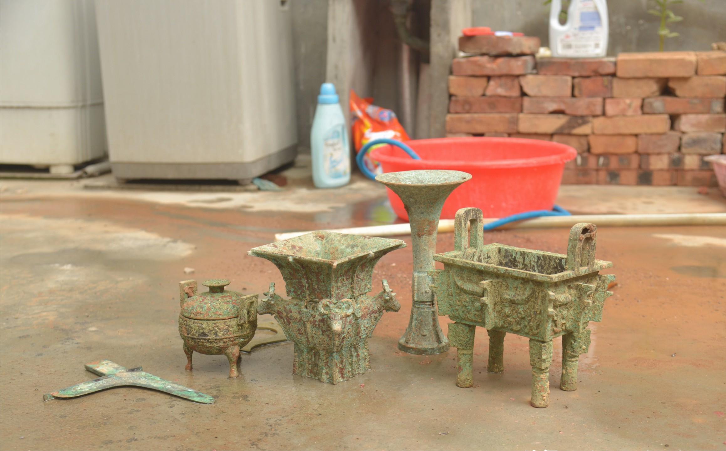 “造假教父”方兴庆：带领全村靠造假脱贫，警察找上门也没办法