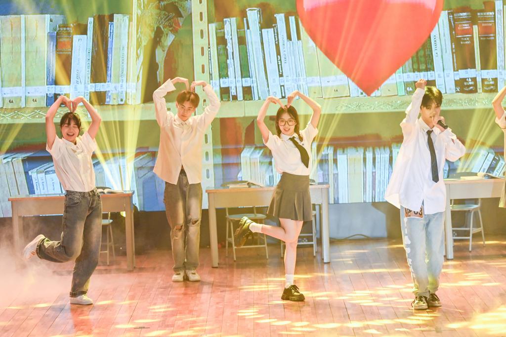 选手云集秀出长板青春绽放唱响锦城