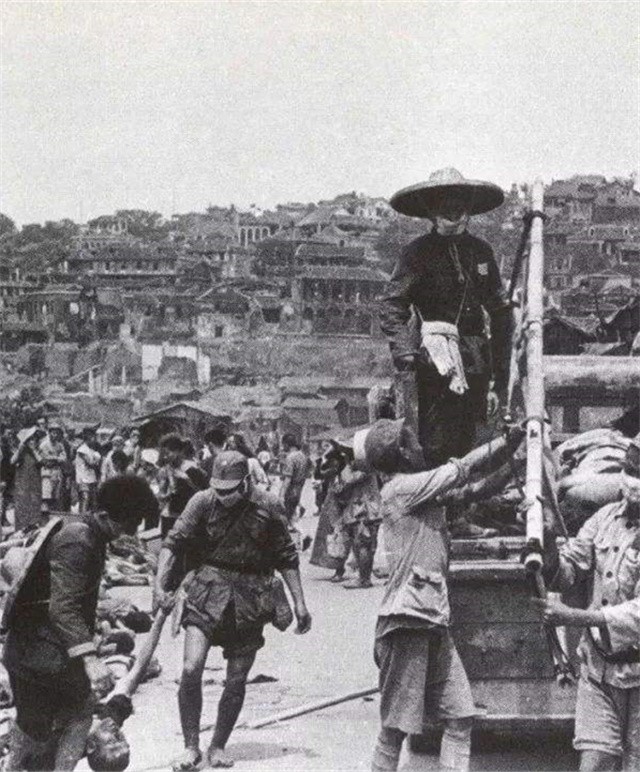 1997年重庆脱离四川成为直辖市，*小平邓**：这是关乎千秋万代的大事