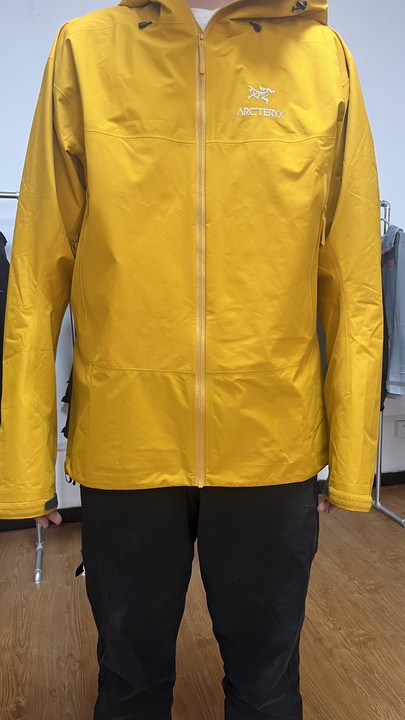 始祖鸟冲锋衣betalt上身长吗,始祖鸟beta冲锋衣冬天能穿吗