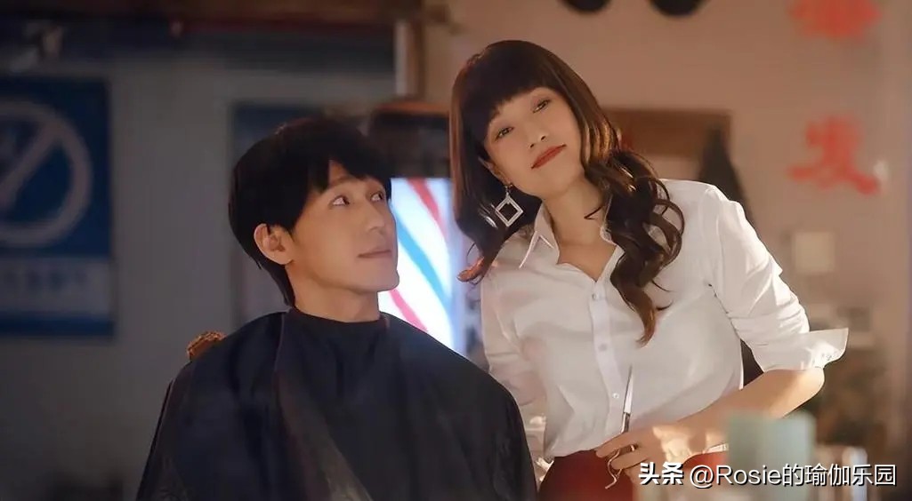 马伊琍扮戏妆甩发,马伊琍含胸驼背