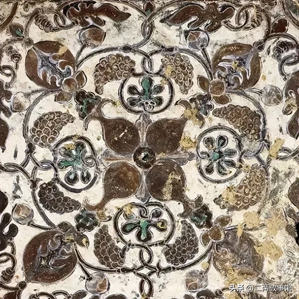 唐代服饰色彩与纹样的变迁,唐代服装上的图案的设计风格