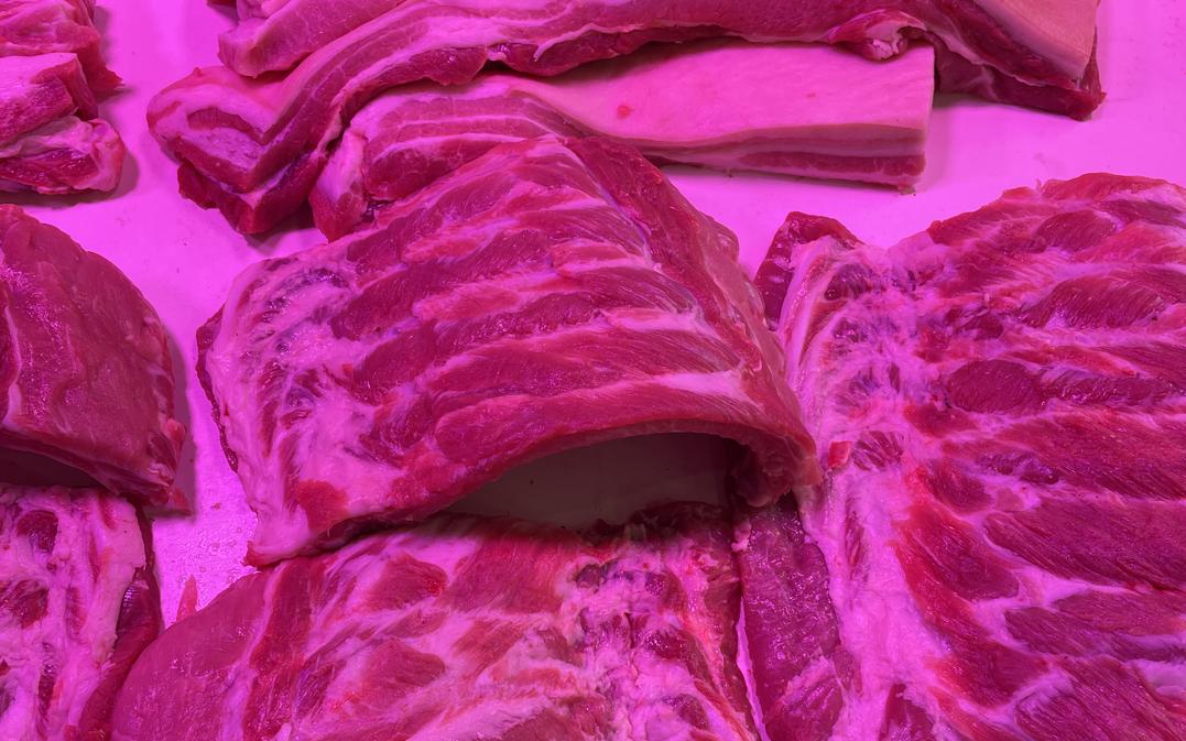 买排骨怎么区分前后排,排骨上有脆骨的是前排还是后排