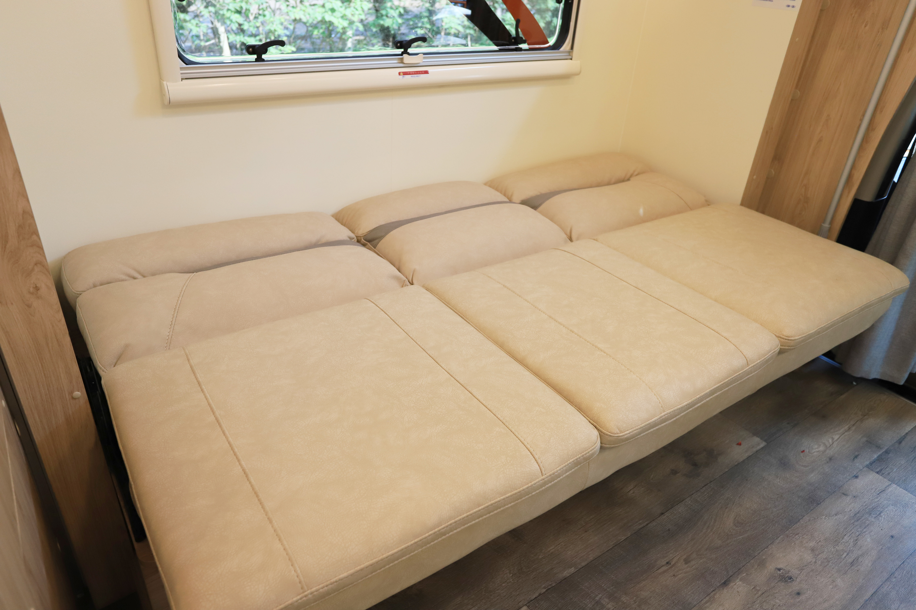 7人房车超大空间,旅行最舒服的十万左右七座房车