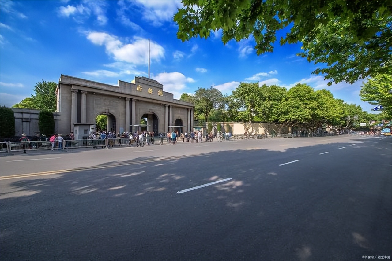 南京有哪些必去的景点和特色美食,南京十大旅游景点必去