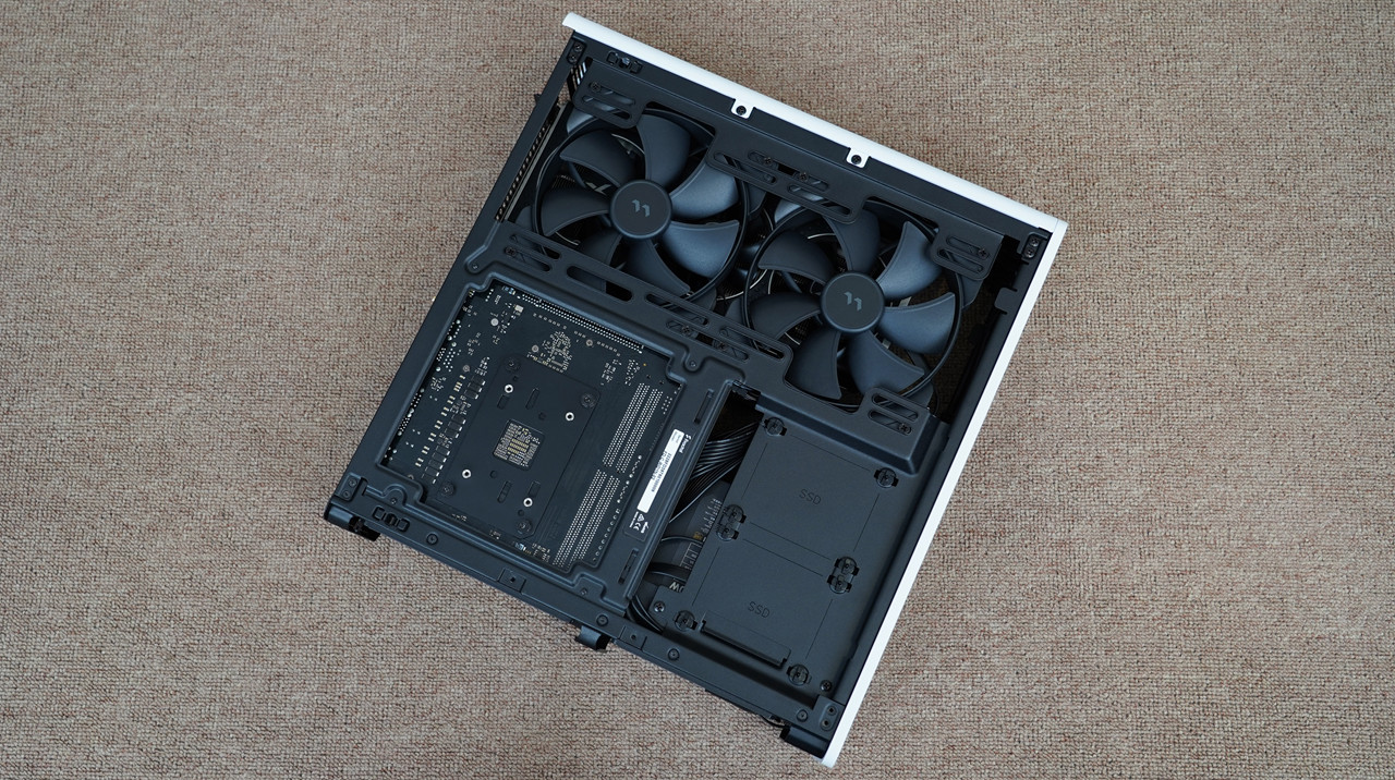 我骗媳妇说这是大号路由器，偷偷打造了一台高颜值ITX主机