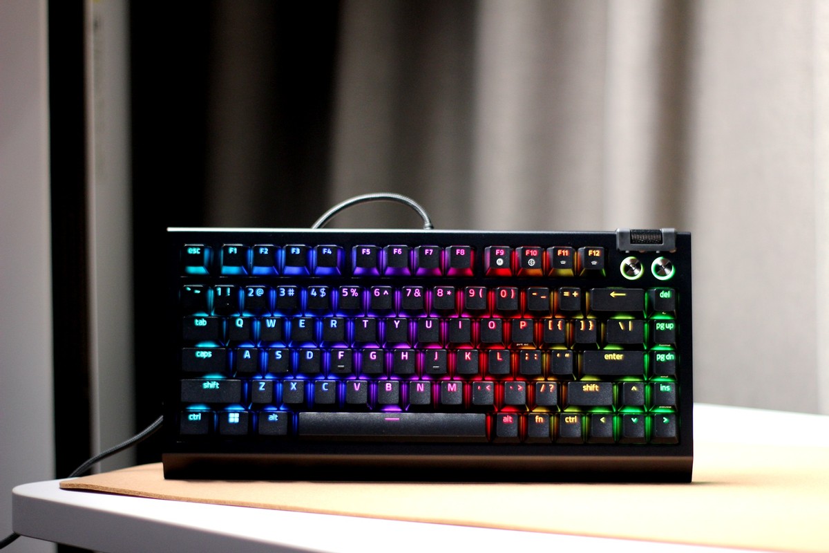 双厨狂喜！75%配列雷蛇用户的黑寡妇蜘蛛V475%热插拔款首发实测