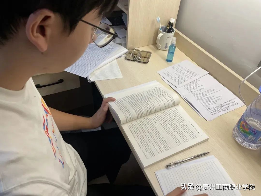 鍋ヨ韩鏁欑粌tony鑰佸笀,鍋ヨ韩tony鑰佸笀