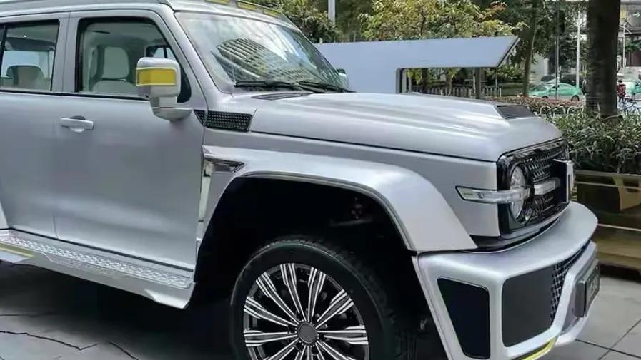 长城坦克300赛博版发布，售价30.80万元，对标吉普牧马人