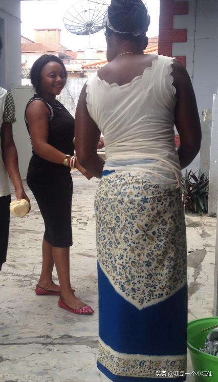 我在非洲安哥拉遇到黑人女人，她说丈夫去世了
